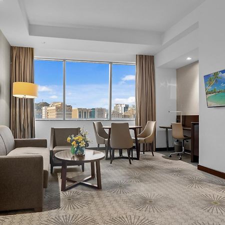 Holiday Suites Al Azizia Meca Exterior foto A room at the hotel
