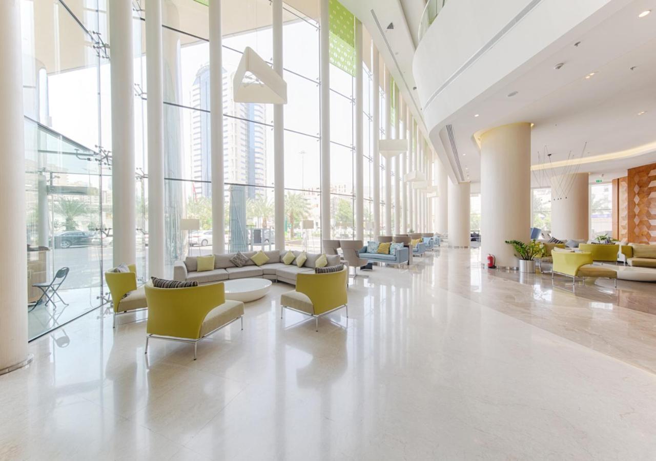 Holiday Suites Al Azizia Meca Exterior foto The lobby of the hotel
