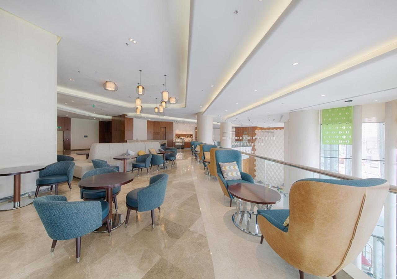 Holiday Suites Al Azizia Meca Exterior foto The hotel's lobby