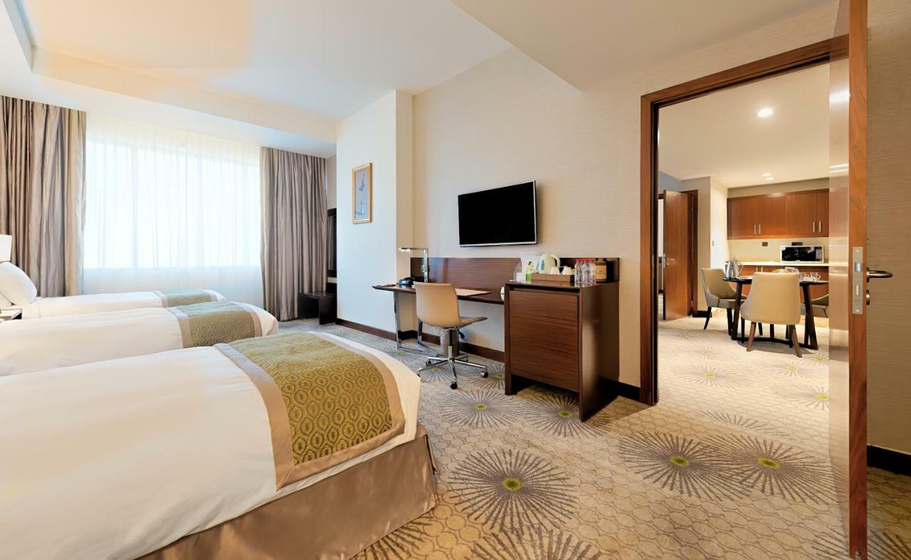 Holiday Suites Al Azizia Meca Exterior foto